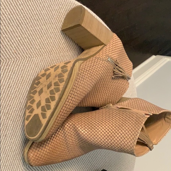 Tan boots - Picture 5 of 6